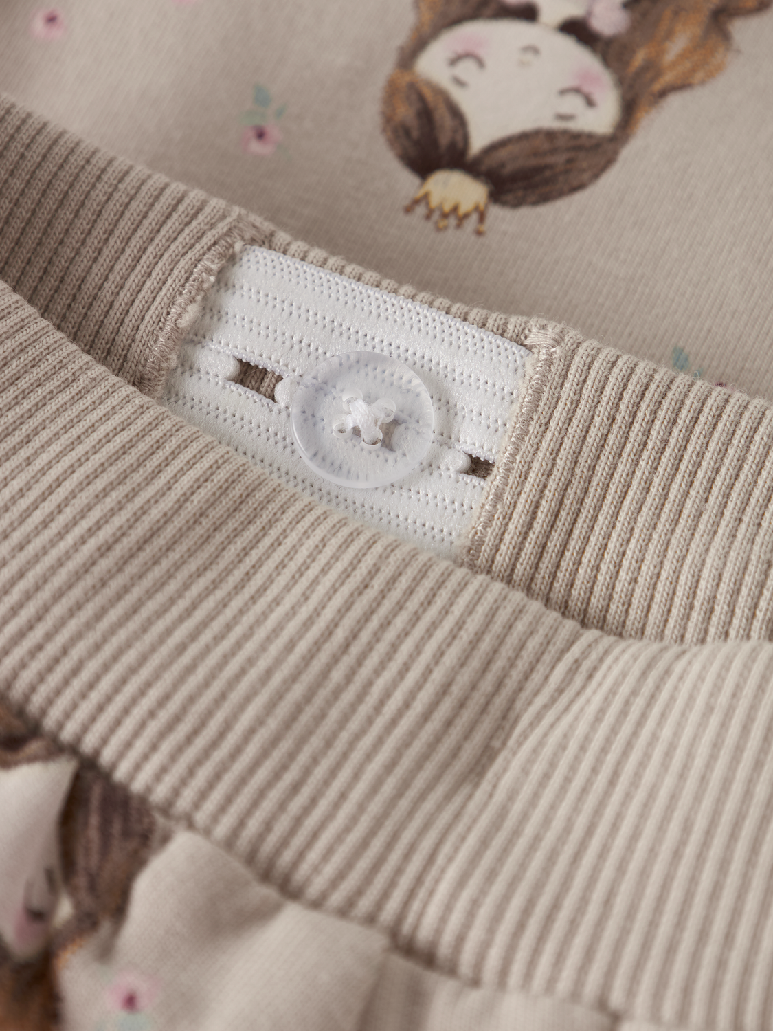 model_shot-front_full